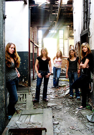 She - The Gils Bild10